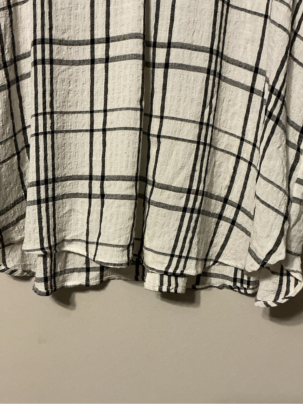 Jane + Delancey Plaid Button-Back Tunic Shirt - Picture 4 of 12